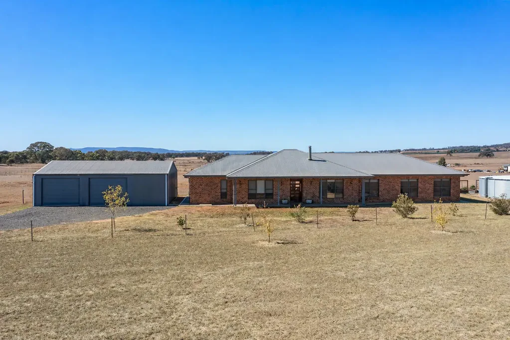 Gulgong LIFESTYLE WITH ACREAGE MOMENTS FROM TOWN