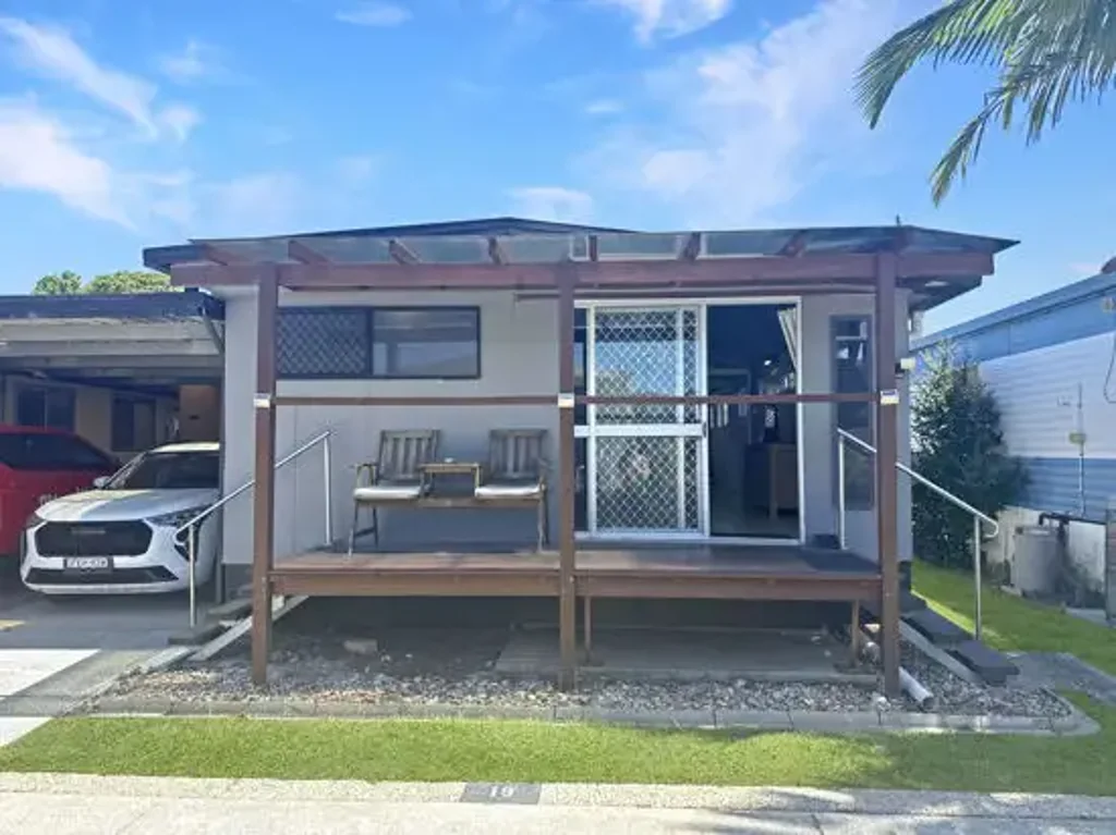Chinderah 1chambre Seeing is Believing! Enormous 1 Bedroom Renovated Cabin - Room for 2nd Bathroom &  Bedroom
