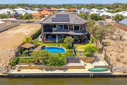 9 Portofino Crescent, Pelican Point