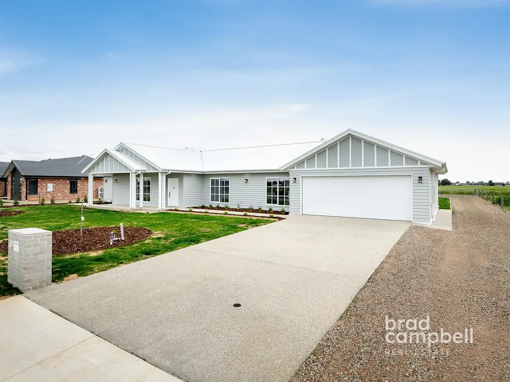 Tatura 4બેડરૂમ BRAND NEW HAMPTONS LIVING ON HALF AN ACRE