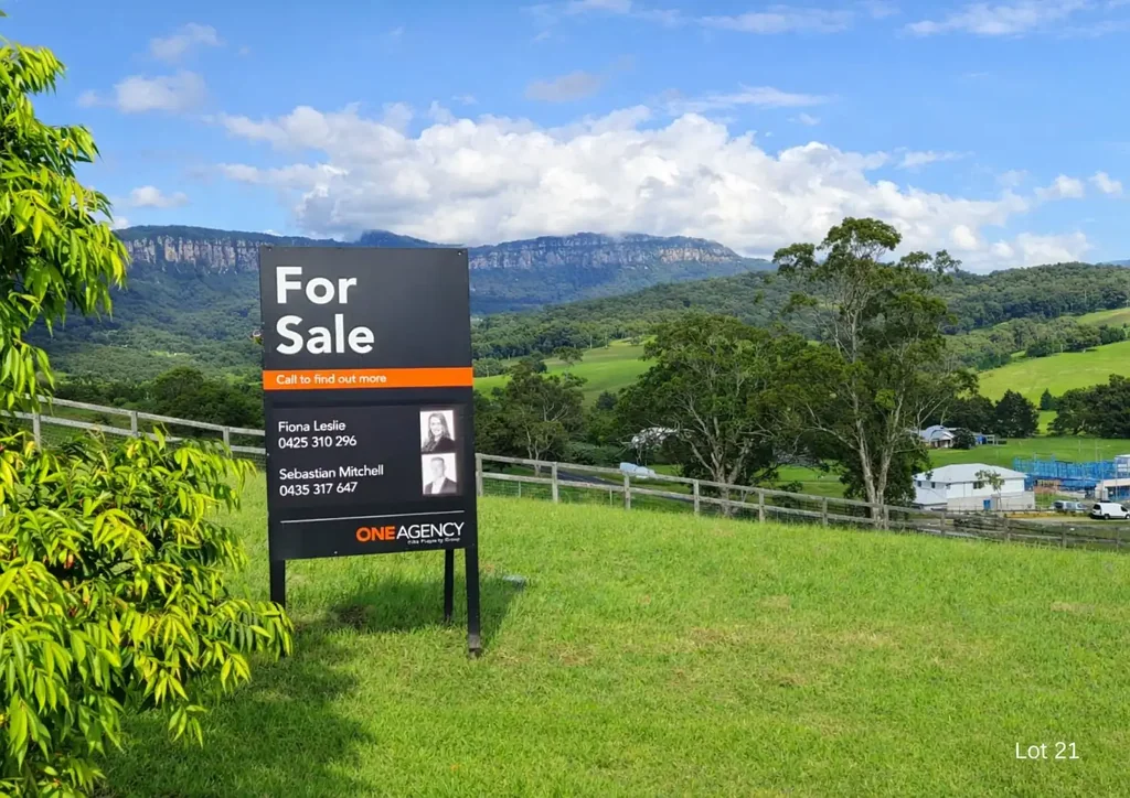 Tullimbar  Registered Land! Ready to build....