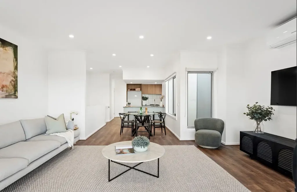 Pakenham 4Kwarto Exceptional Value Luxe double storey in Blossoming New Suburb Maple Grove!