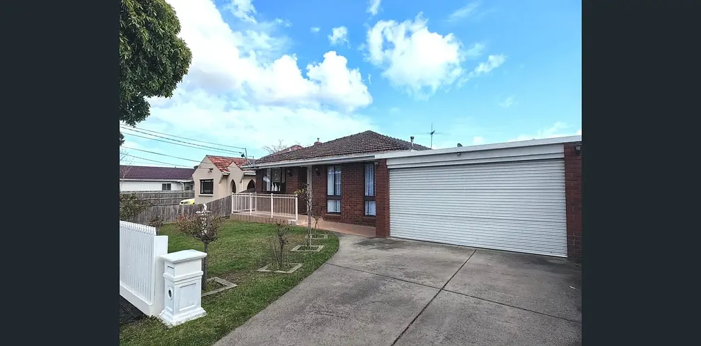 COZY THREE-BEDROOM TWO-BATHROOM HOUSE AT A CONVIENIENT LOCATION