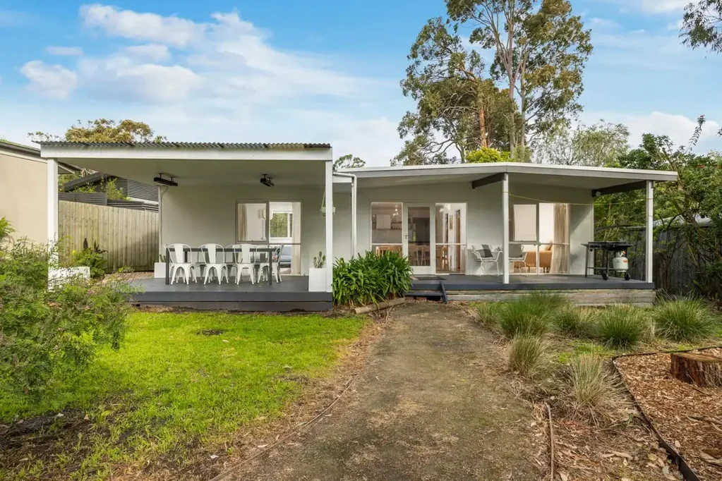 Inverloch 3 Slaapkamer STYLISH, SPACIOUS & SUPERBLY LOCATED