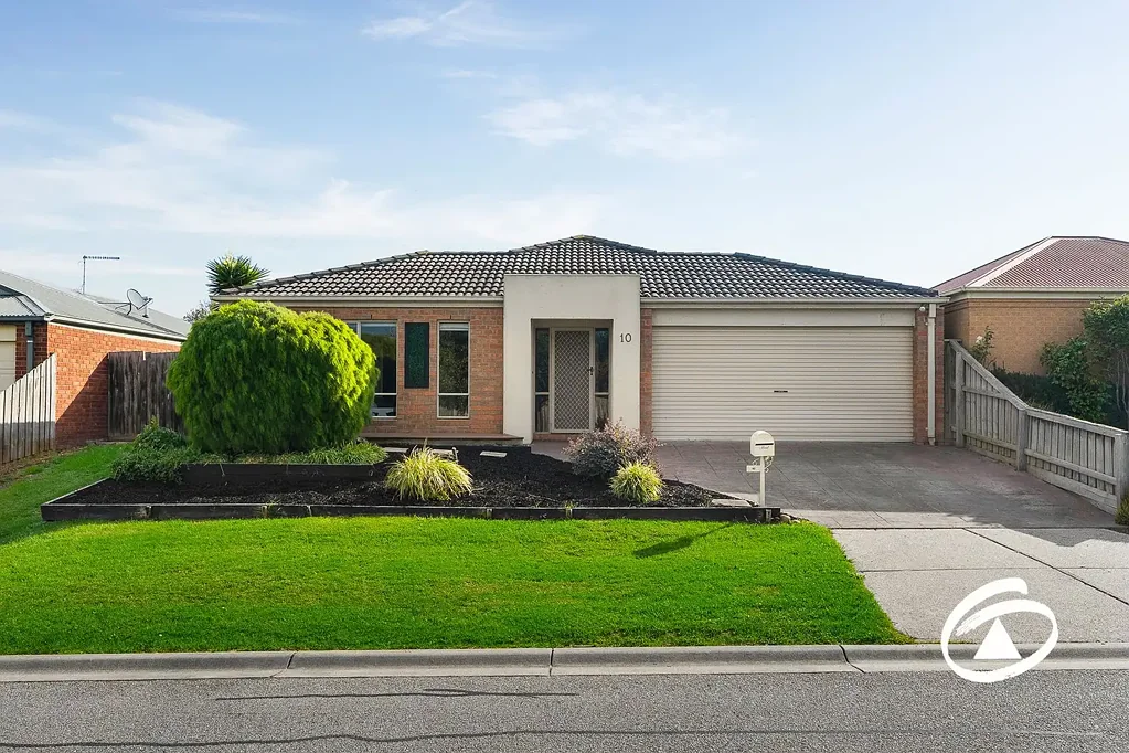 10 Newbury Drive, Berwick, VIC 3806