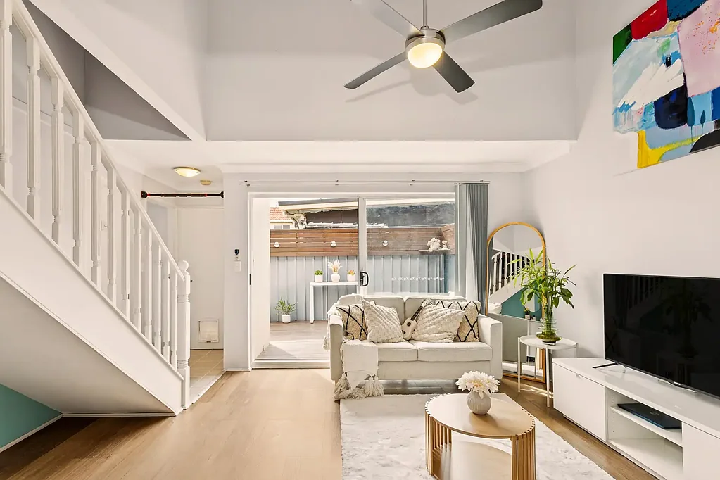 Beverly Hills 2ਬੈੱਡਰੂਮ Low-maintenance lifestyle or investment opportunity