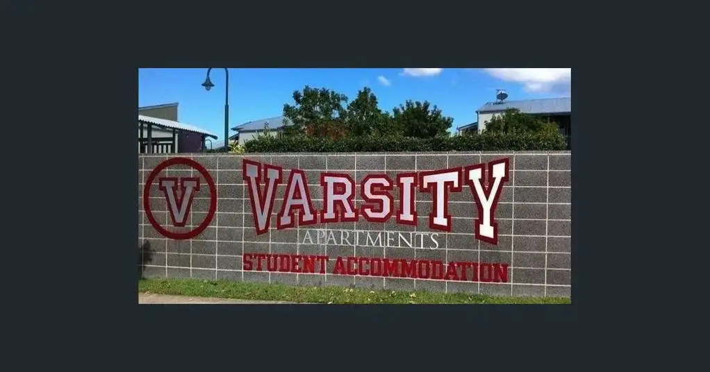 1 bedroom furnished apartment for rent - Varsity Apartment close to University