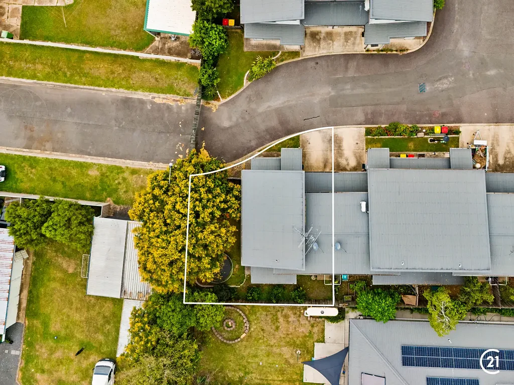 North Booval 3Moenga CONTRACT CRASHED - NOW IS YOUR CHANCE!! - LARGEST COURTYARD IN COMPLEX