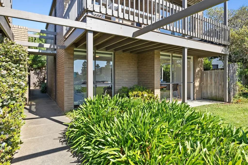Beachside Living - FULLY FURNISHED