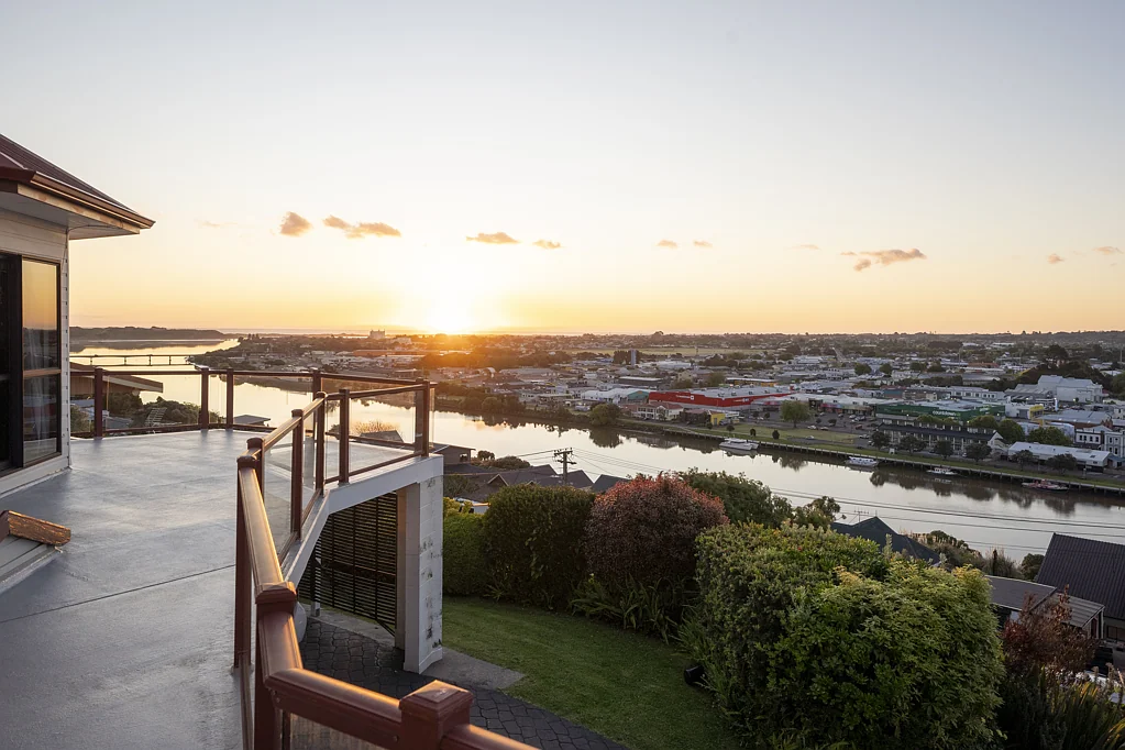 Durie Hill 4બેડરૂમ Sunlit sanctuary with stunning views