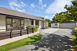 5 Loreto Place, Hornby