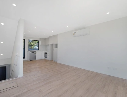 2/150 Royal Road, Massey, Waitakere City, 3房, 2浴, 整租城市屋