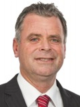 Simon Davenport