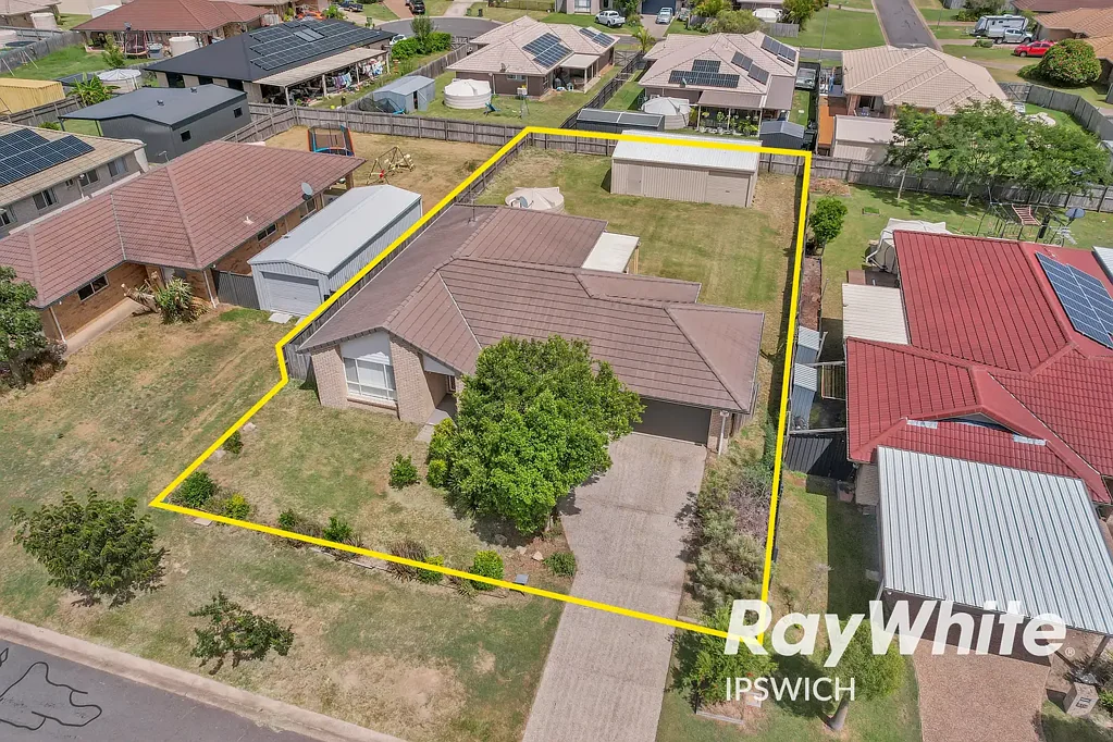 12 McInnes Street, Lowood, QLD 4311