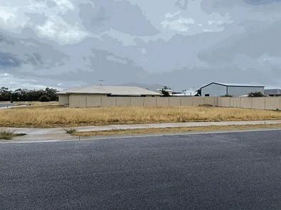 Emerald Vacant 676 m² Corner Allotment in Established Emerald Location