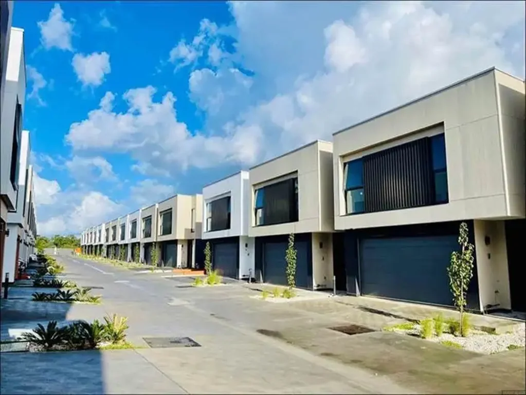 Box Hill 5ห้องนอน Amazing Double Storey Townhouse in Box Hill