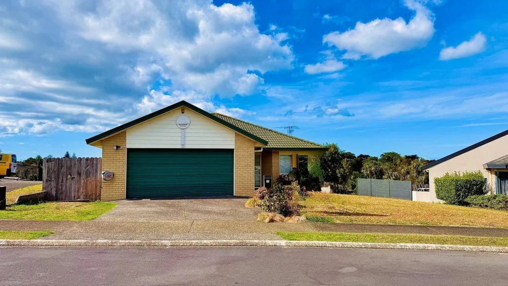 Spacious family home in Stanmore Bay