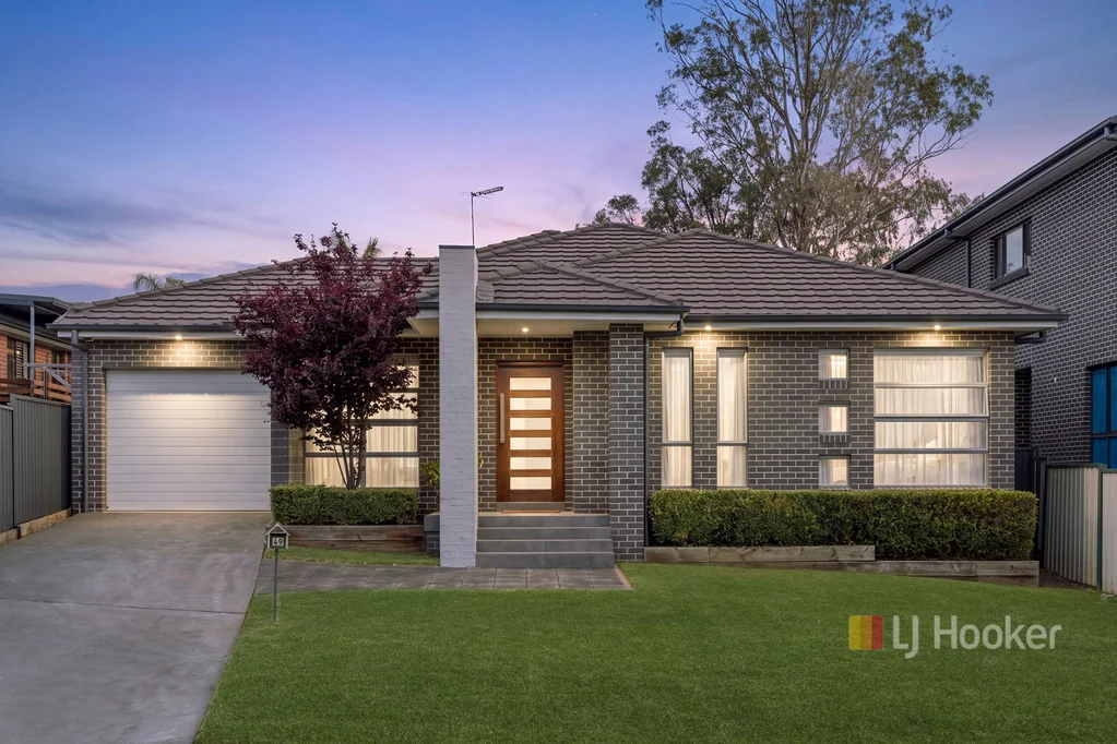 Riverstone 4 Bedroom Modern Family Living with an Entertainer’s Dream Backyard!