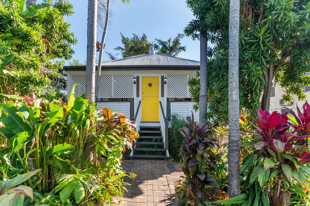4 Seventh Avenue, South Townsville, QLD 4810