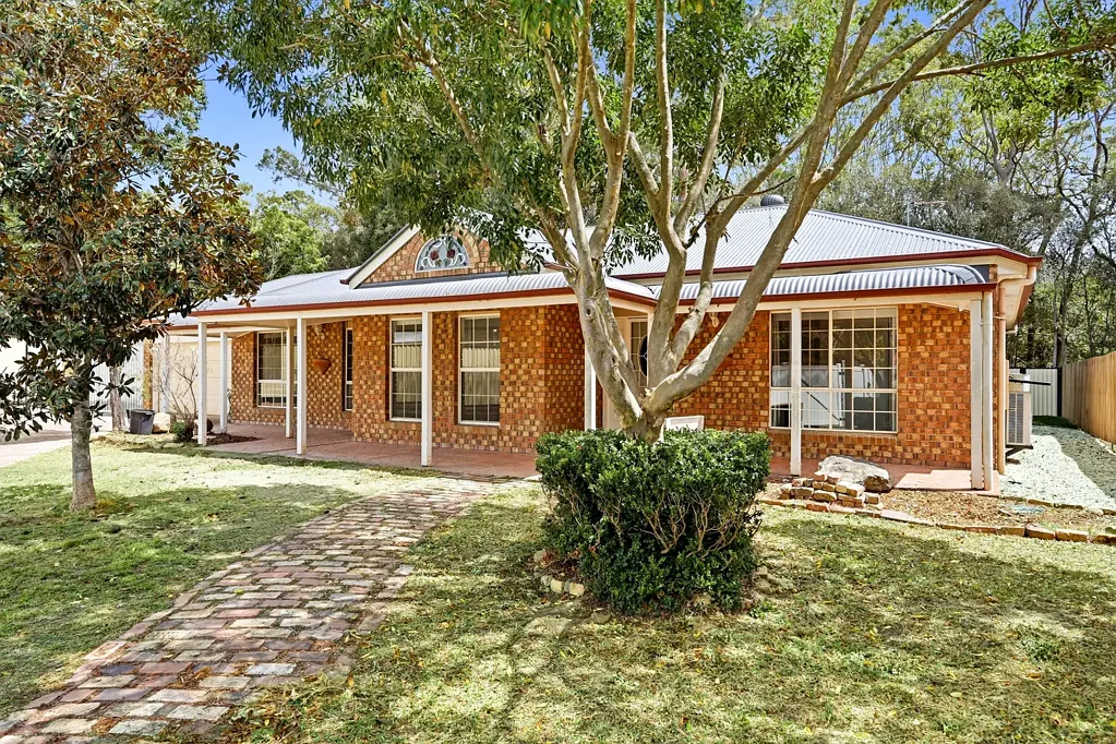 Forest Lake 4Zimmer A Private Forest Lake Retreat with Parkland, Space & Timeless Character.
