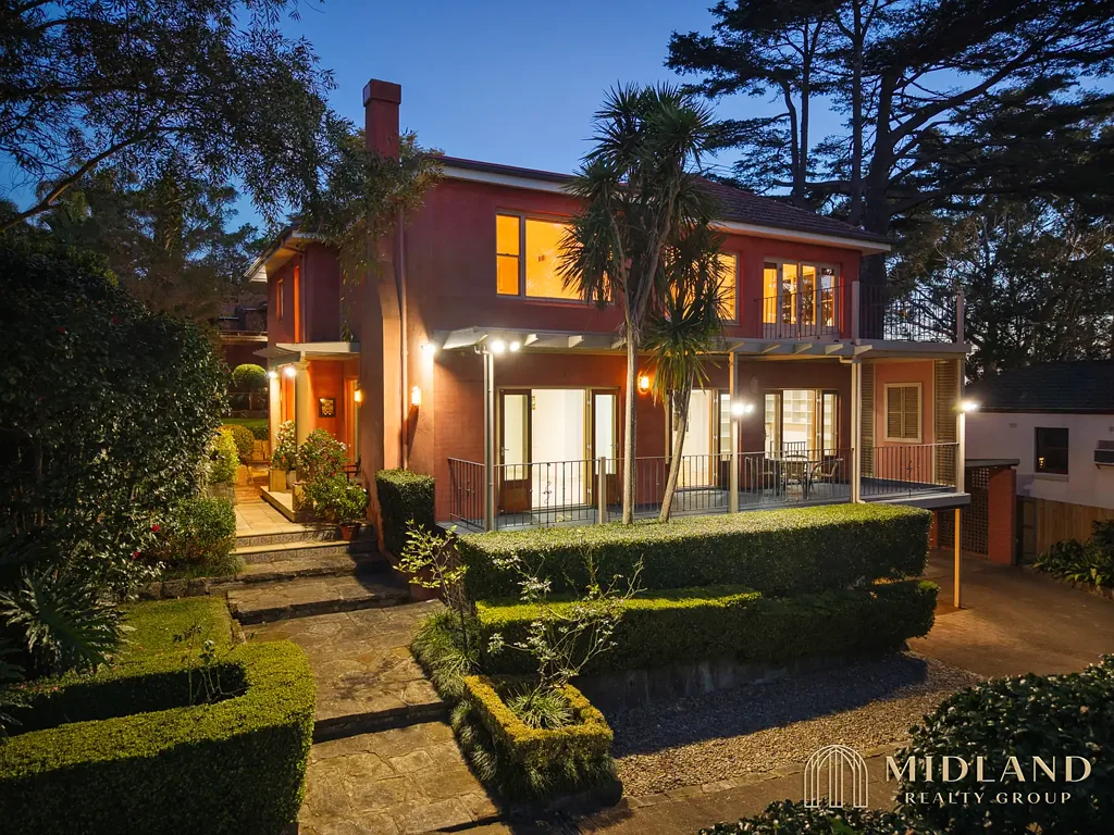 Roseville 4房 迷人的 Roseville 住宅，未来潜力无限 Charming Roseville Home with Exceptional Future Potential