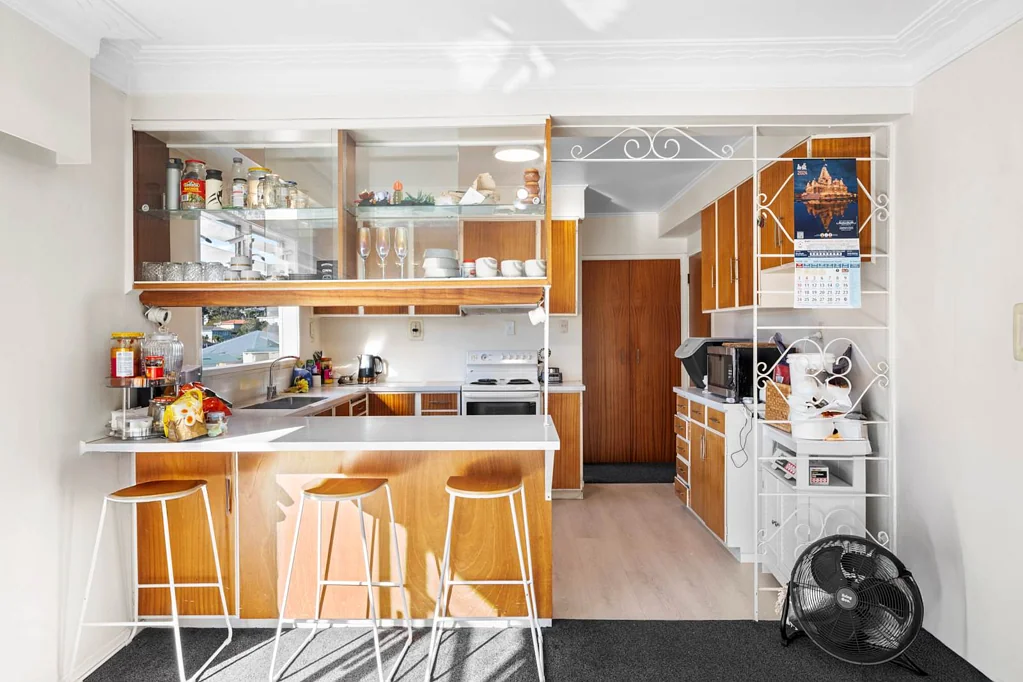 New Windsor 5Zimmer Bargain Home and Income or Investment