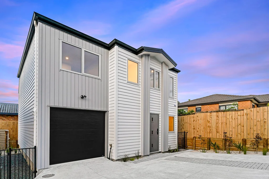 Blockhouse Bay 4 Bedroom "Modern Freehold Standalone Residence"