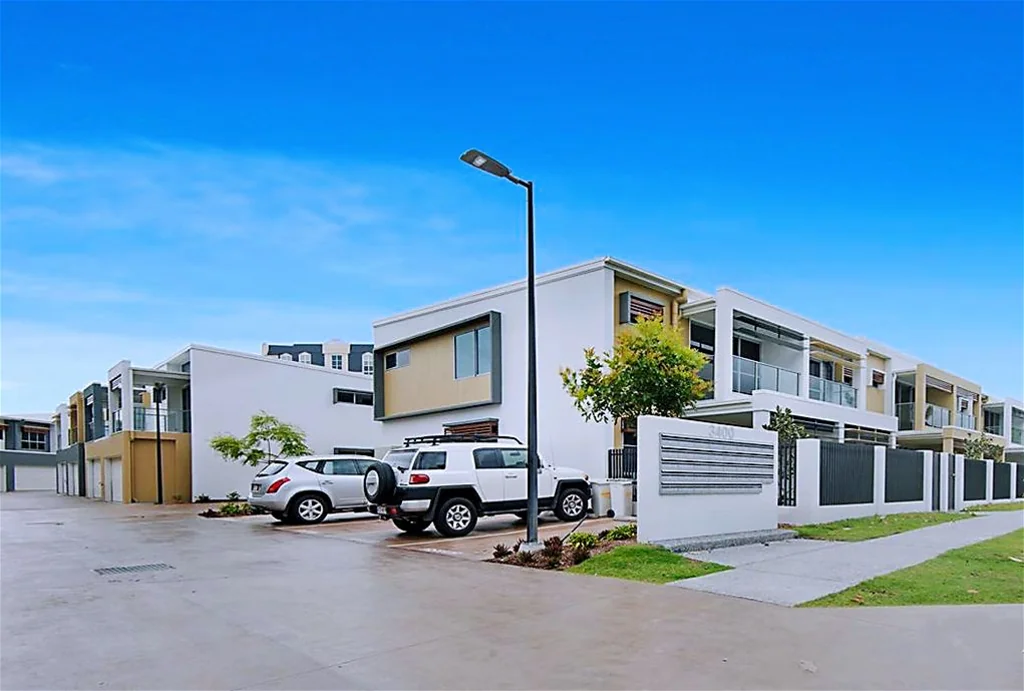 Luxury Townhouse Living in Emerald Lakes