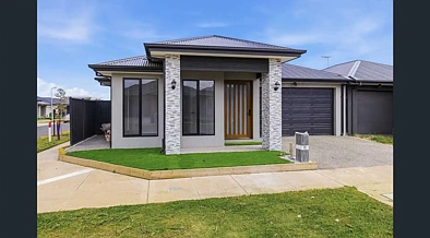 Tarneit 4 Slaapkamer BRAND NEW UNDER CONSTRUCTION| 2 ENSUITES | 2 LIVING AREAS NEXT TO SCHOOL,PARK, CLUB ALAMORA