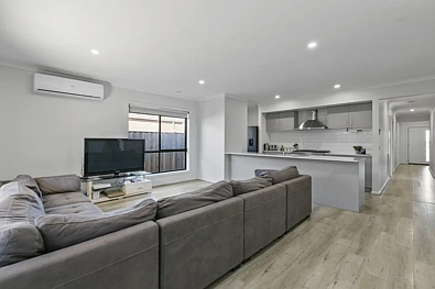 77 Kingdom Boulevard, Weir Views, VIC 3338, 5 slaapkamers, 3 badkamers, House