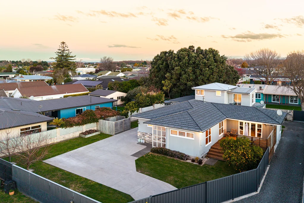 Taradale 4 Bedroom Home and Income Opportunity
