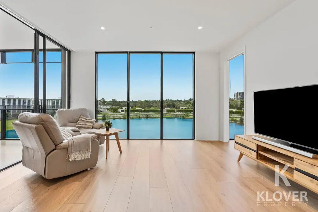 Benowa 2બેડરૂમ North-Facing Waterfront Living with Uninterrupted Views