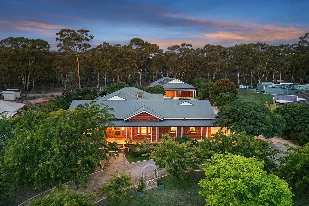 15 Conboy Court, Ascot, VIC 3551