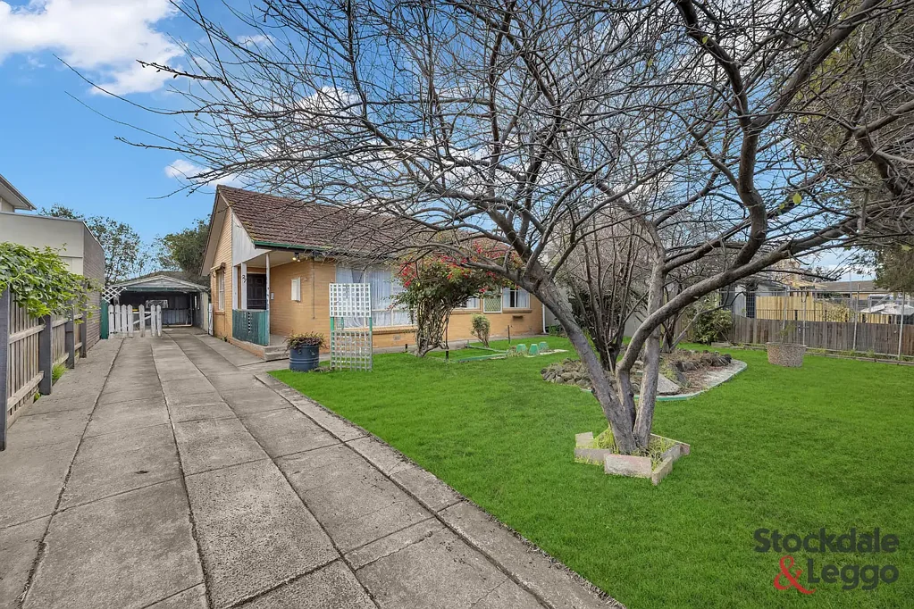 3 BEDROOM FAMILY HOME FOR RENT IN LAVERTON !!