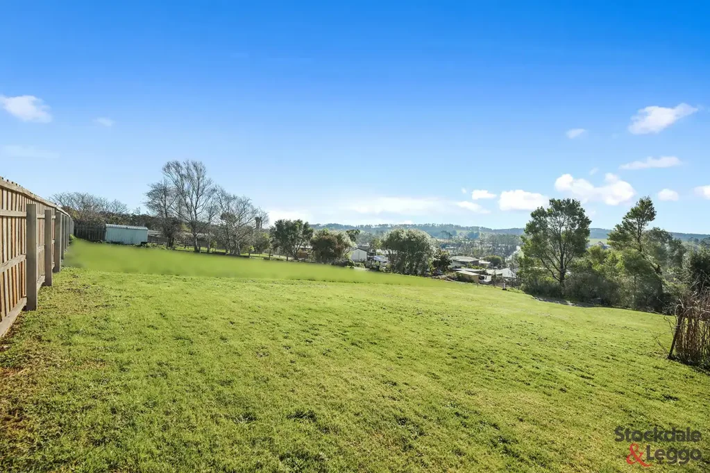 Mirboo North RESIDENTIAL BLOCK WITH VIEWS IN HEART OF TOWN!