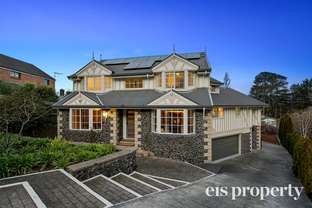 52 Delta Avenue, Taroona, TAS 7053