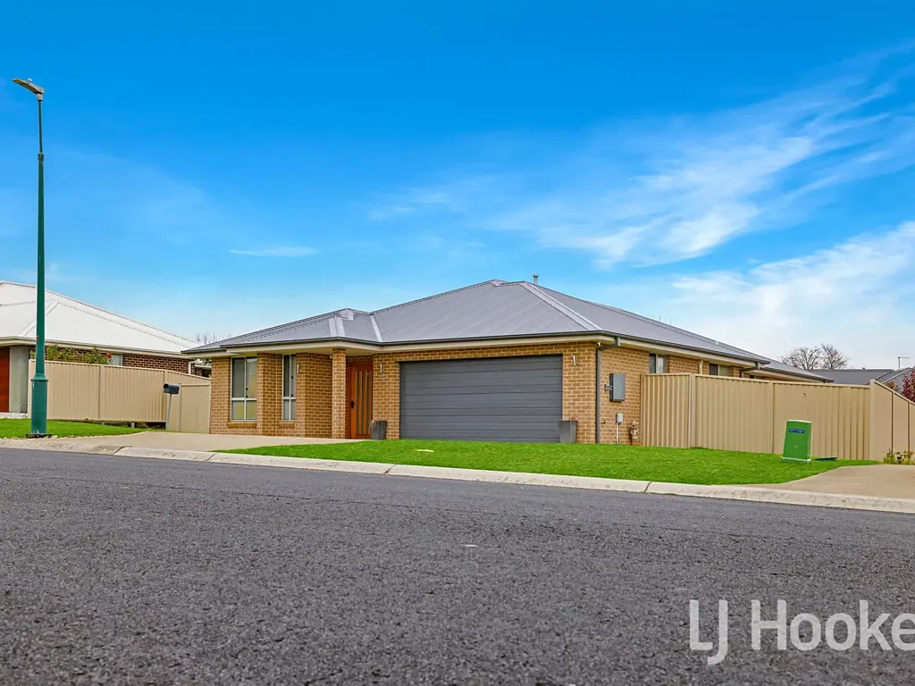 37 Graham Drive, Kelso, NSW 2795