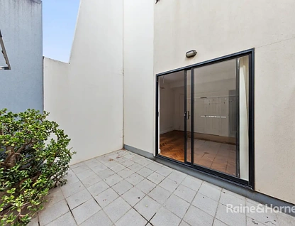 4/32 Little Eastment Street, Northcote, North Melbourne, 2房, 2浴, Apartment
