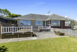 27 Bedford Grove, Kelson