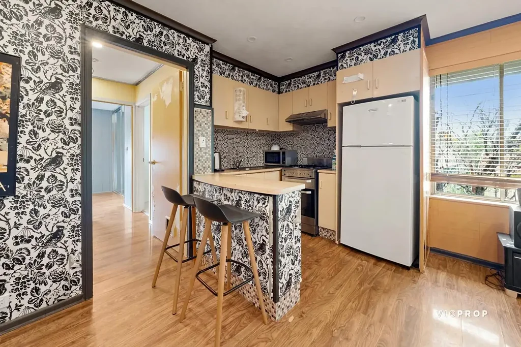 Albion 1房 智能低维护 公寓楼保养好 独立书房 现代浴室 专用车位 采光充足 布局流畅 步行车站 商场近 Discover the Little Flat with Big Oppurtunities