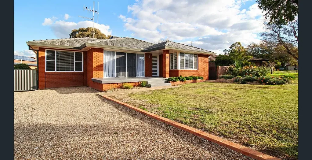 STYLISH FAMILY LIVING IN A QUIET LOCATION!