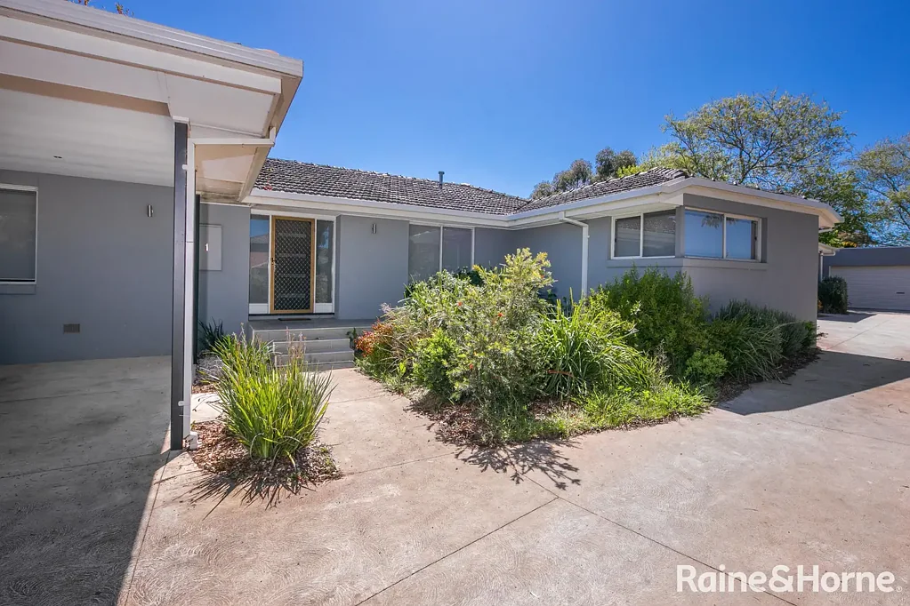 1/43 Grant Avenue, Gisborne, VIC 3437