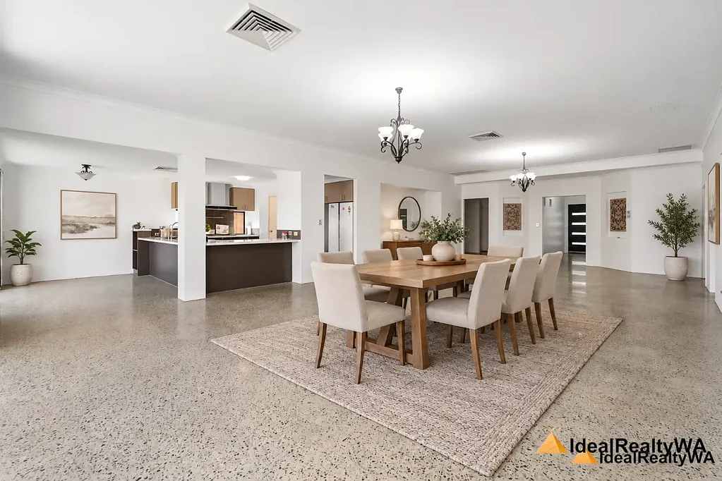 Canning Vale 4房  A STUNNING LARGE FAMILY HOME & PRIME LOCATION