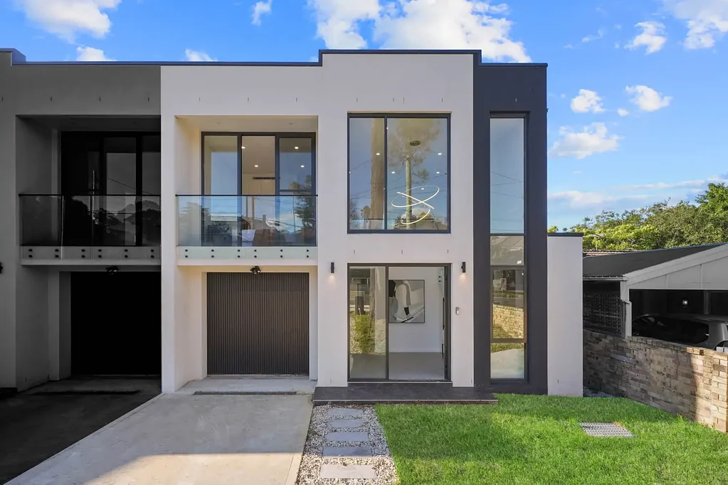 Putney 5 Bedroom Brand new Architectural Designed Duplex in the heart of Putney, moments from Morrison Bay Waterfront