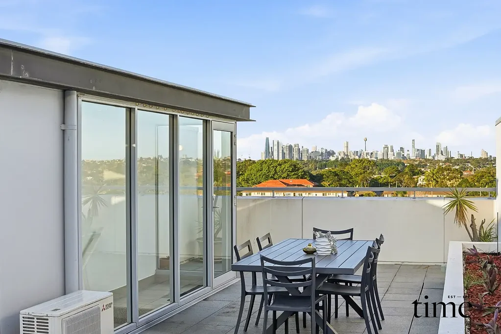 Five Dock 2ห้องนอน An Entertainer's Oasis in the Heart of Inner West Sophistication