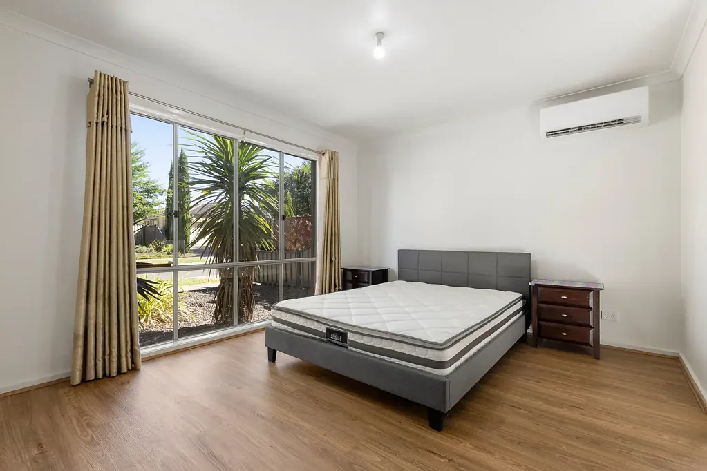 New generation living – in this impeccably presented Rooming House with all bills included.