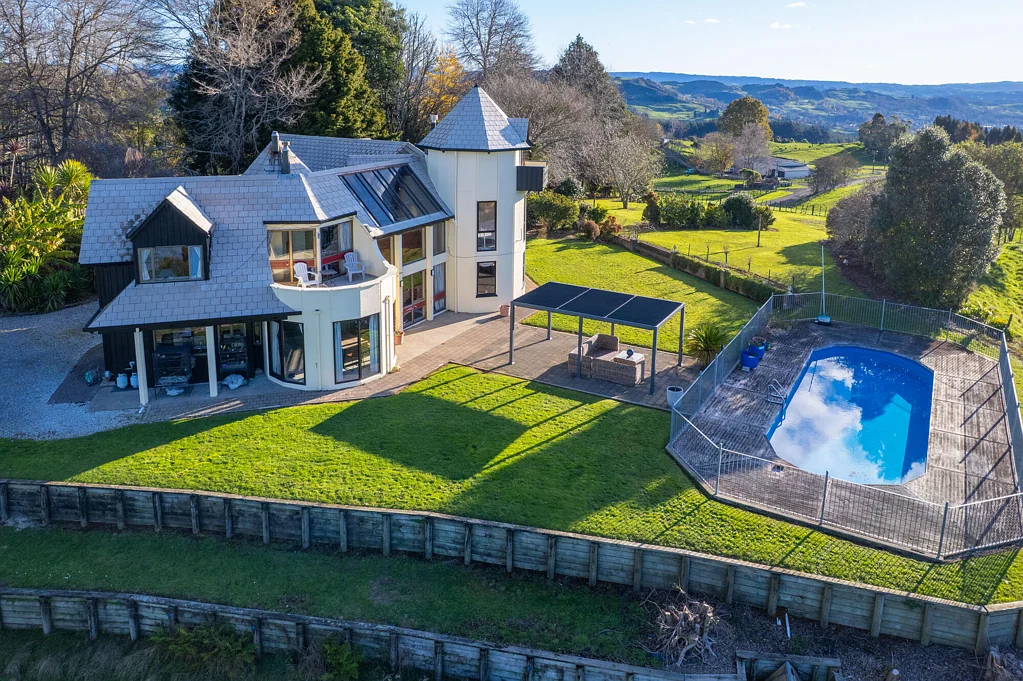 Te Kuiti 5कमरा Not just a home - A landmark