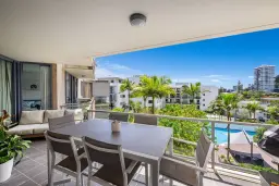 2058/1 Ocean Street, Burleigh Heads