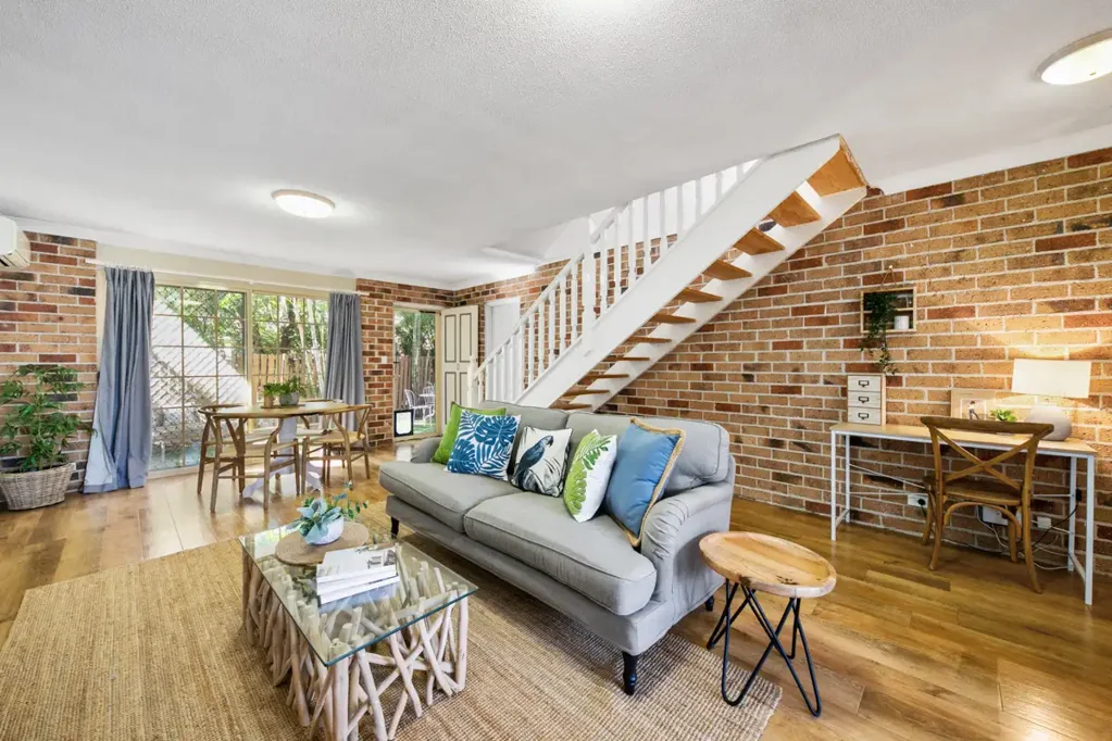 Fairfield 2Zimmer LOCATED WITHIN BSSSC IN A SMALL COMPLEX OF ONLY 3 TOWNHOUSES