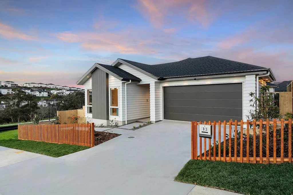 Millwater 4chambre Magic One-Level with Granny Potential